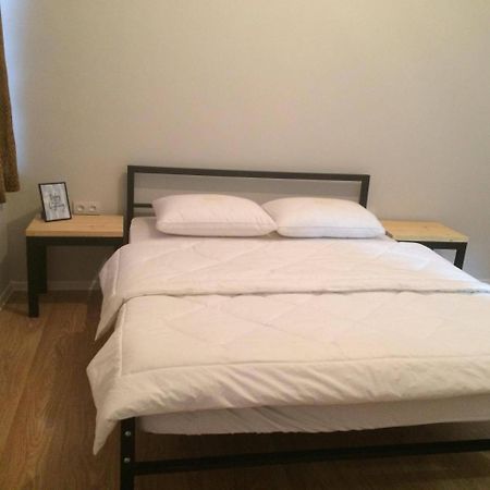 Woodmood Hostel Tbilisi Buitenkant foto