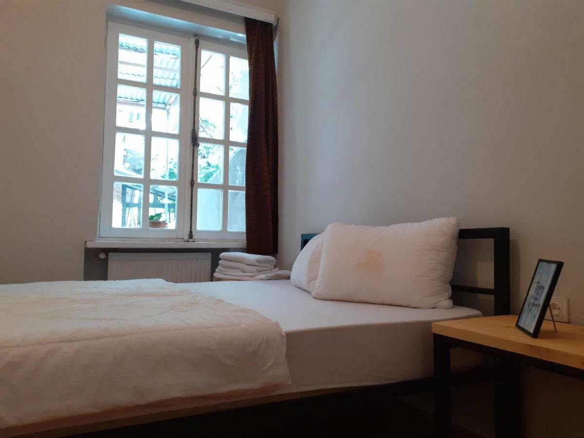 Woodmood Hostel Tbilisi Buitenkant foto